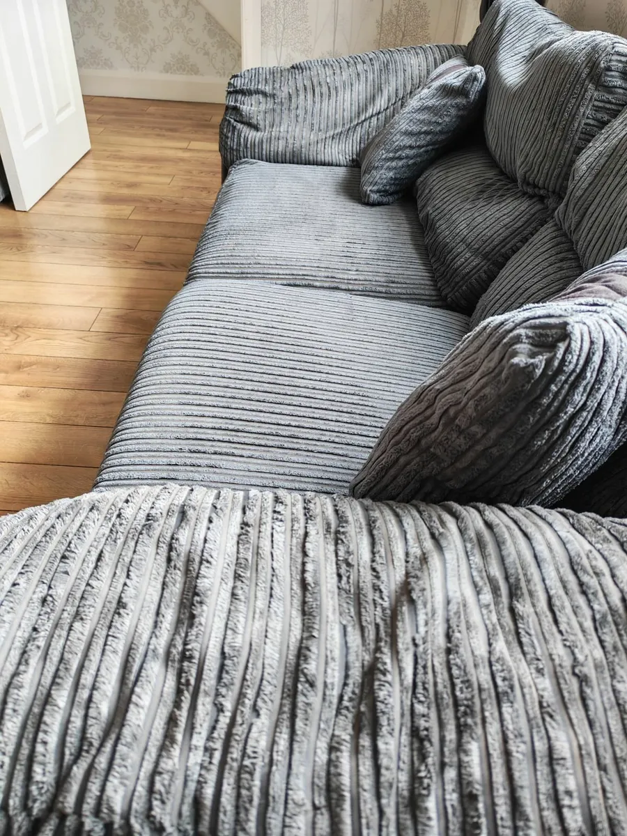 Lounge suite for sale €300 ono - Image 3