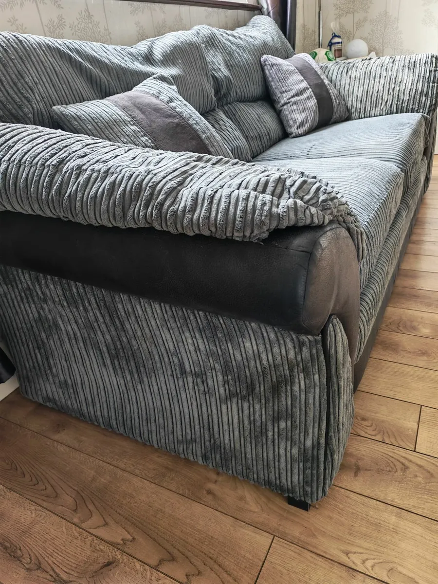 Lounge suite for sale €300 ono - Image 4