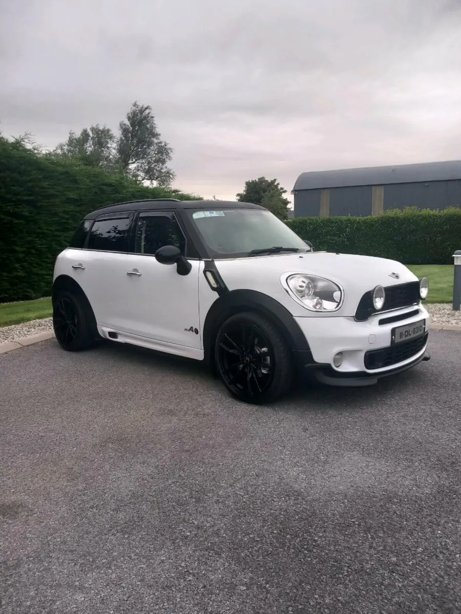 Mini Cooper S All 4 - Image 1