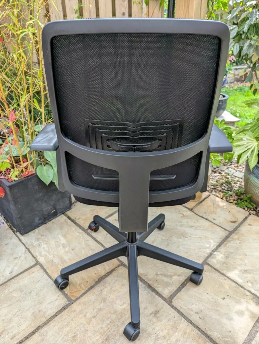 Ergonomic office chair - Image 2