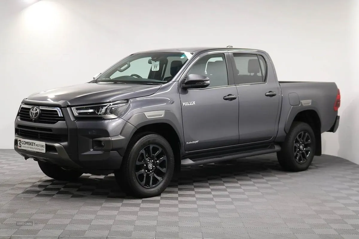 Toyota HiLux D-4d Invincible X - Image 3