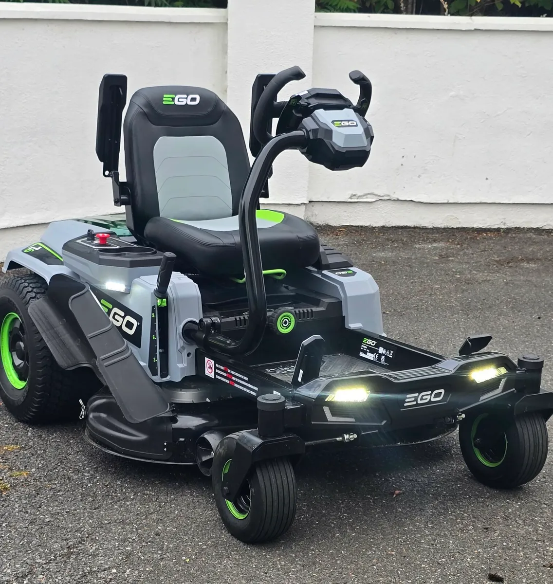 EGO 42" ZERO TURN RECHARGEABLE - Image 2