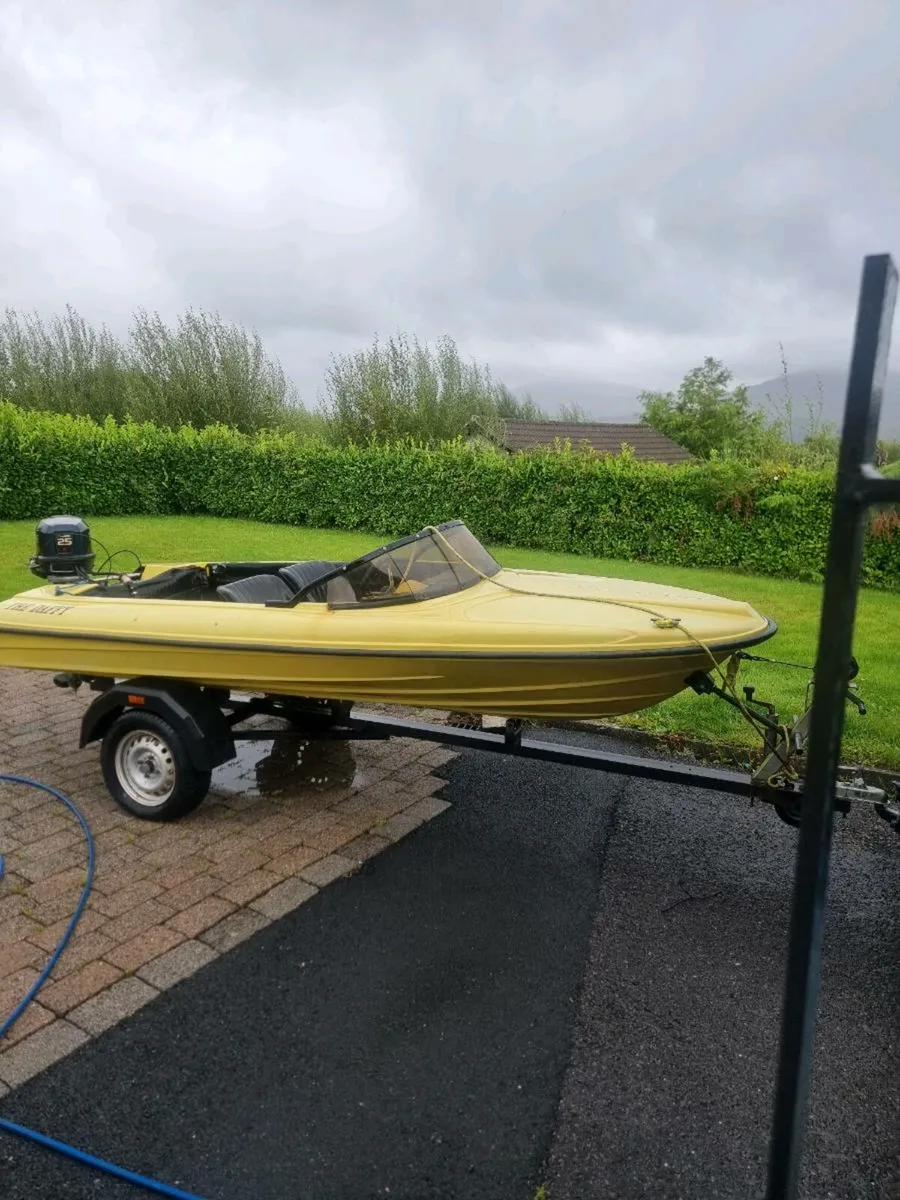25hp 2 stroke outboard - Image 1