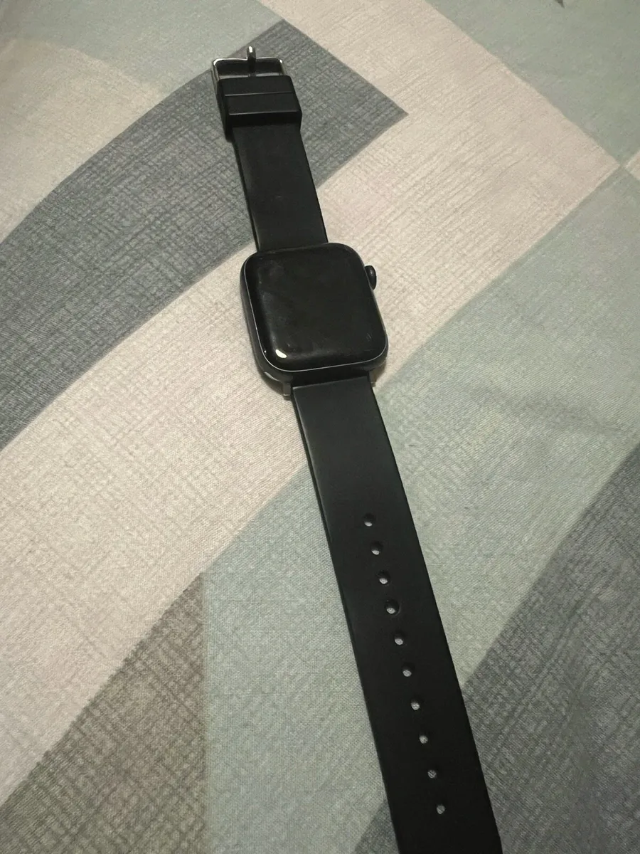 Apple Watch SE - Image 1