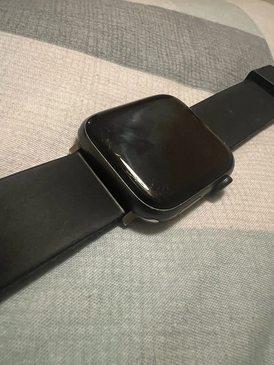 Apple Watch SE - Image 3