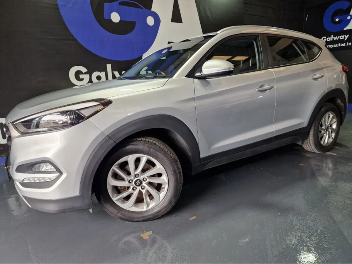 Hyundai Tucson SE Nav-low Mileage-rear Camera Wit - Image 3
