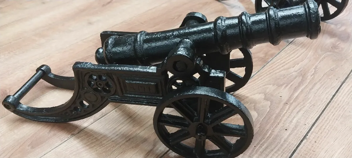 Heavy Cast iron cannons - Image 1