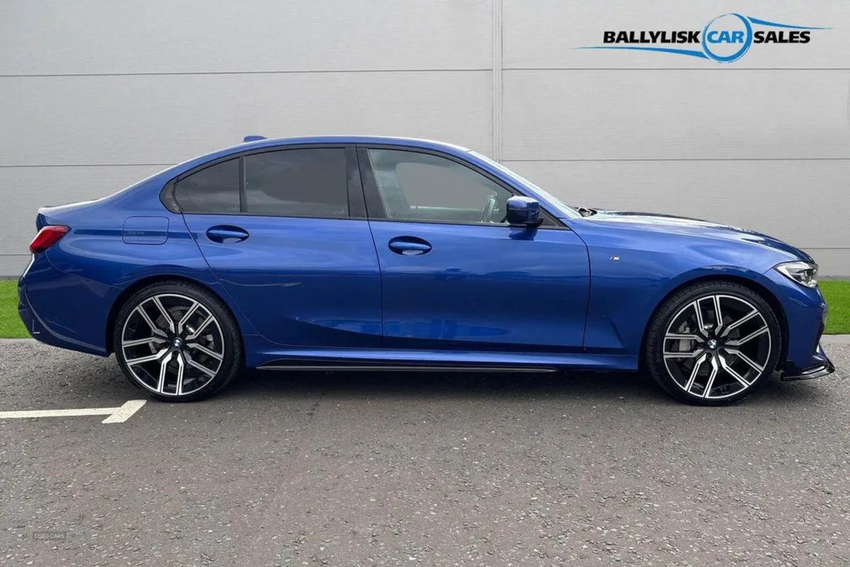 BMW 3 Series 2.0 330e 12kwh M Sport Plug-in Hybri - Image 3