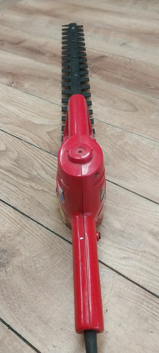 Electric hedge trimmer - Image 3