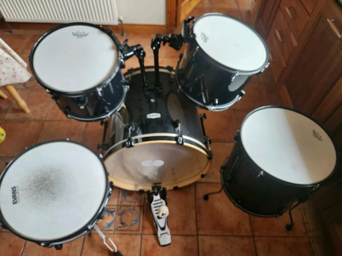 Drum Kit - Image 1
