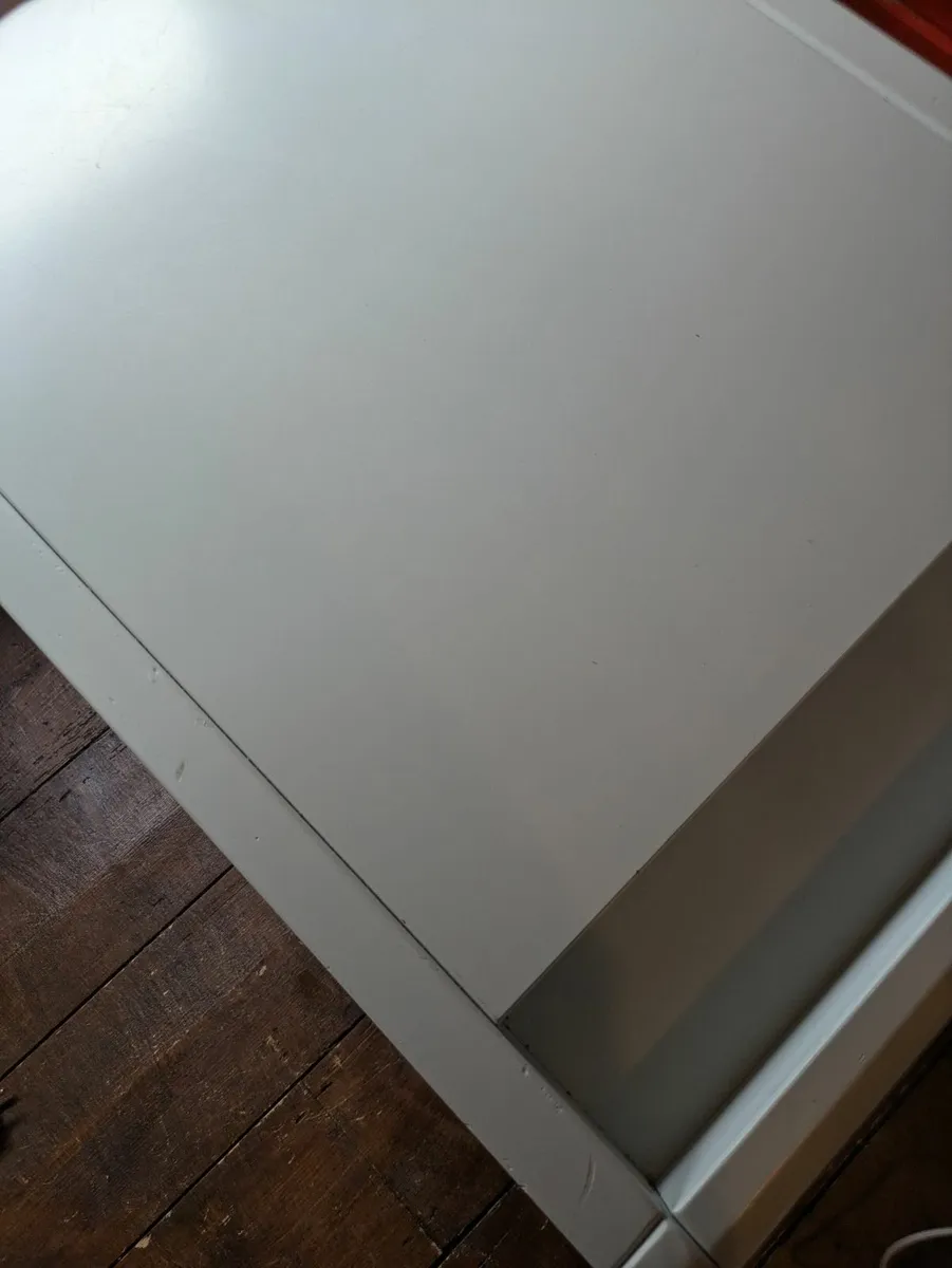 Children's desk (H&M) - Image 3