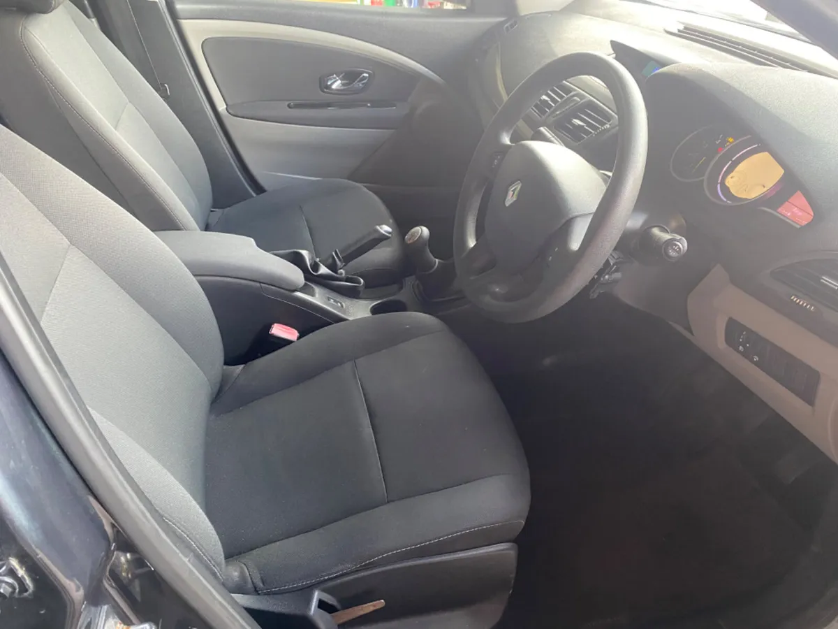 Renault Fluence 2012 - Image 4