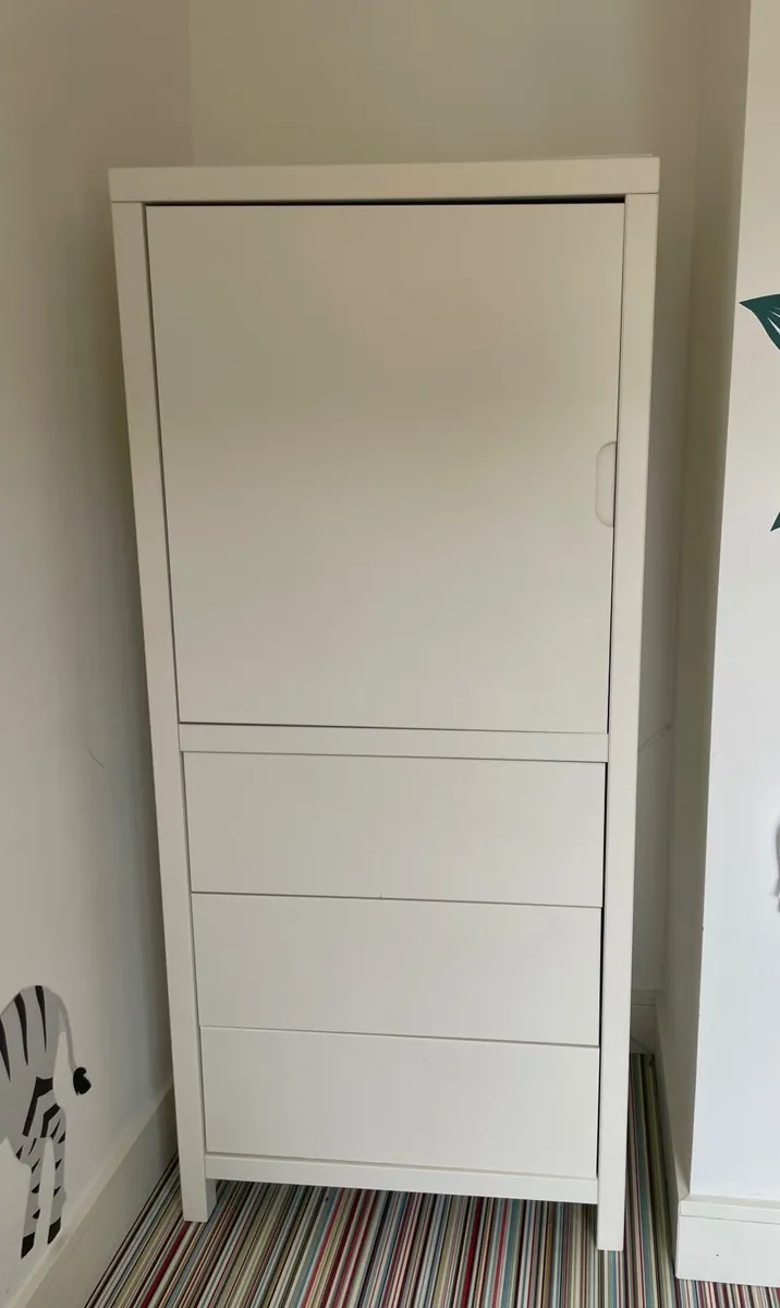 Wardrobe and drawers - Image 2