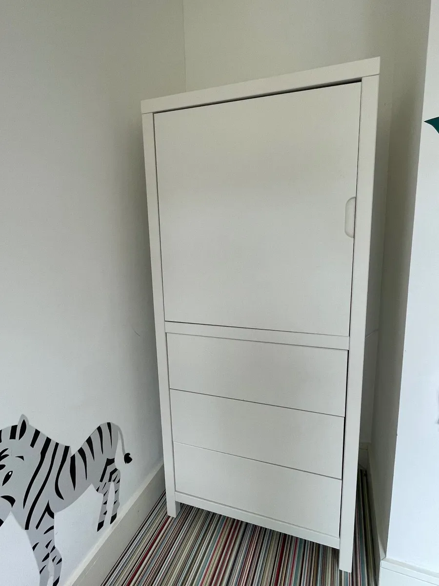 Wardrobe and drawers - Image 1