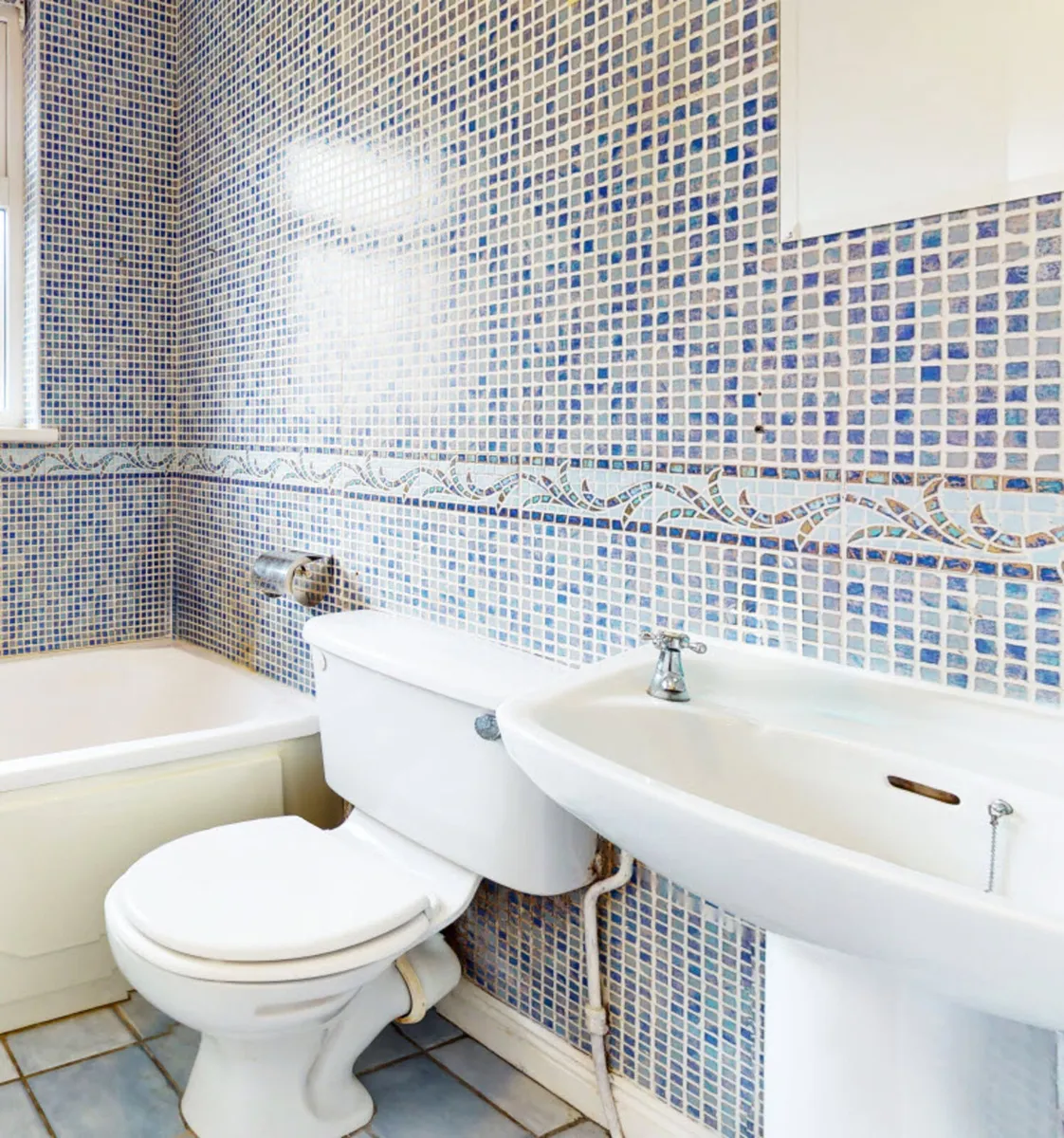 Mosaic bathroom tiles - Image 1