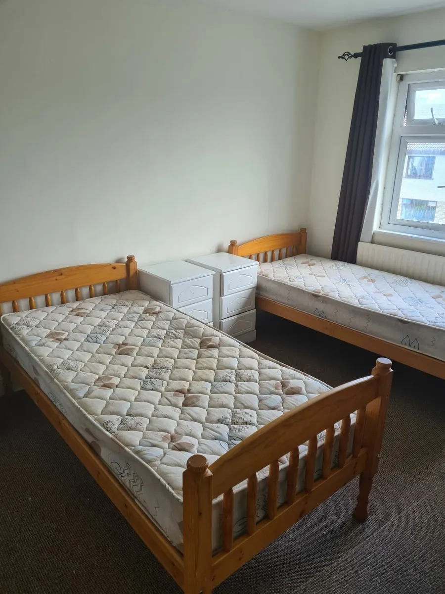 Selection of single mattresses good condition - Image 3