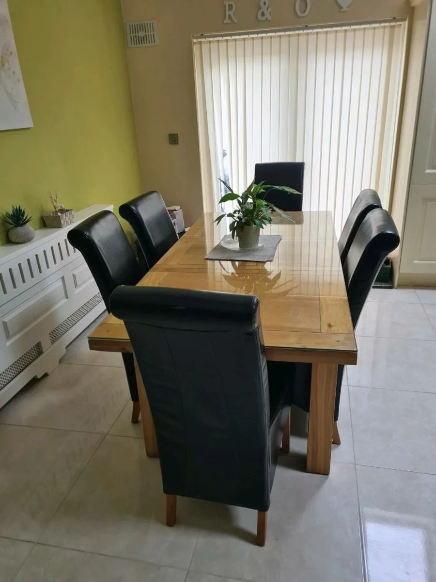 Set of 6 black dining table chairs - Image 2