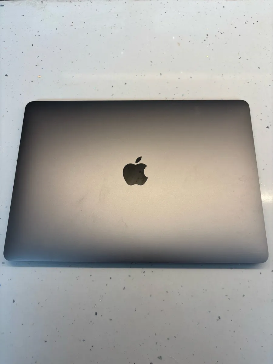 Apple MacBook Air 2020 - Image 1