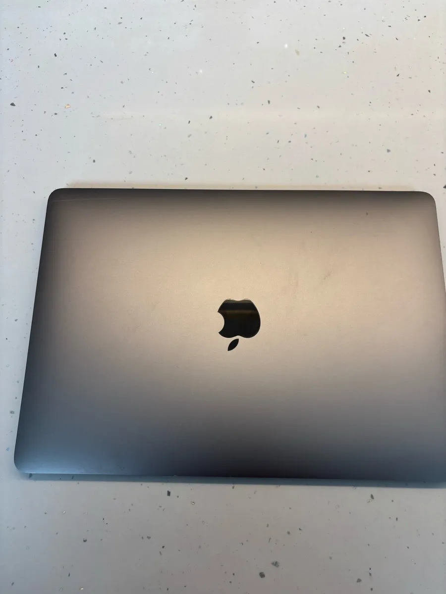 Apple MacBook Air 2020 - Image 2