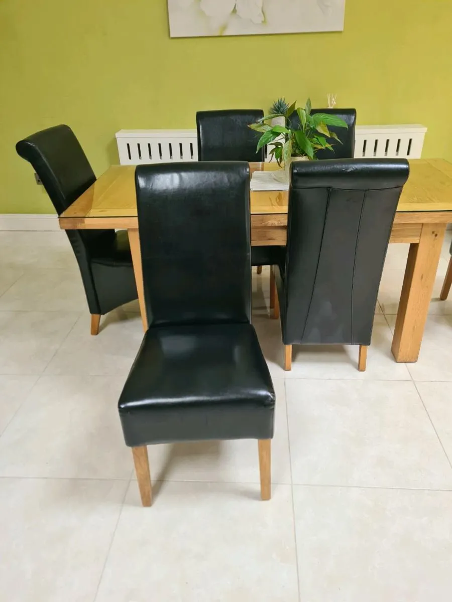 Set of 6 black dining table chairs - Image 3