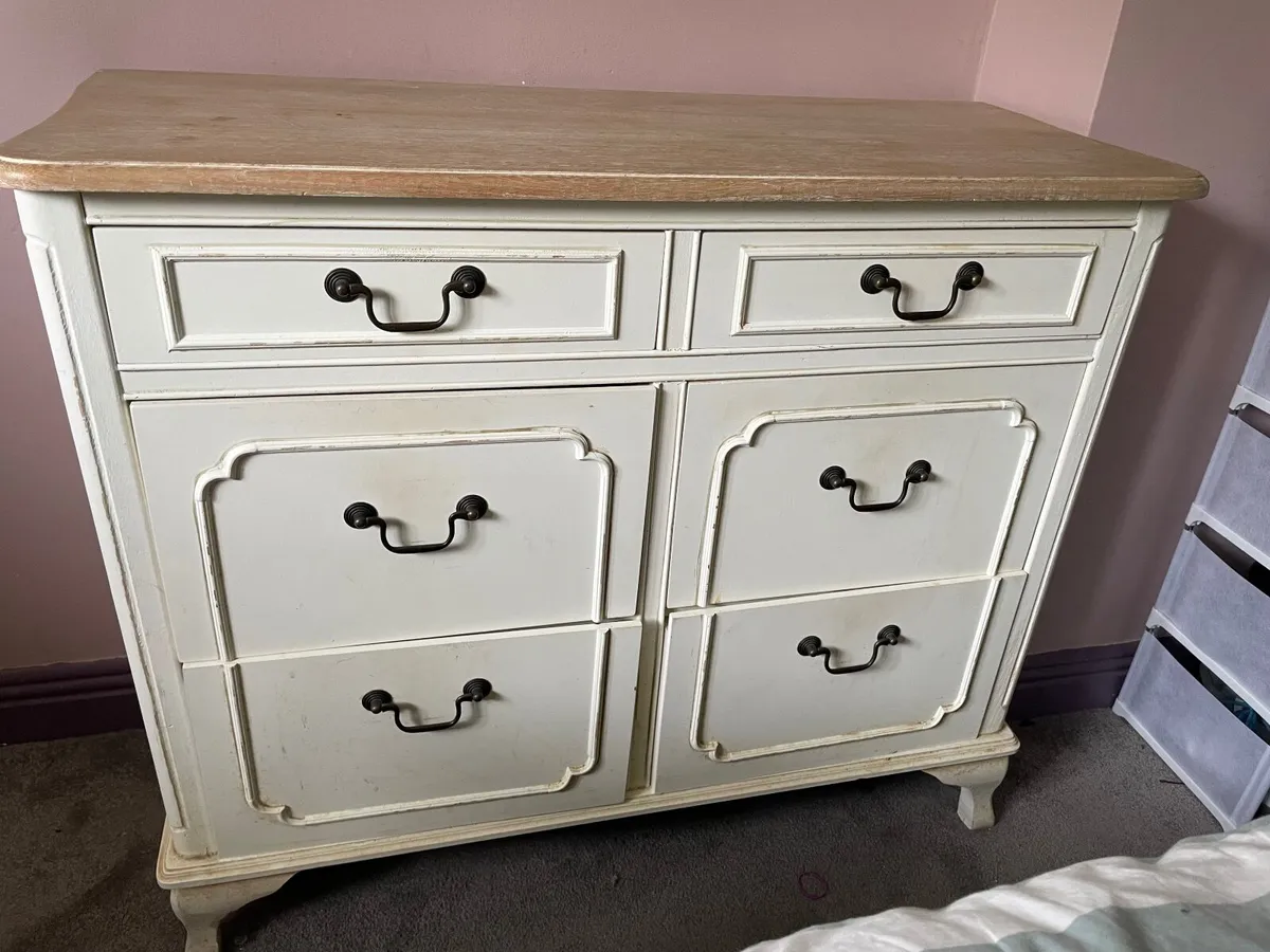 Chest of drawers - Image 1