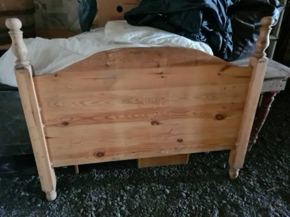 Selection of Headboards - Image 4