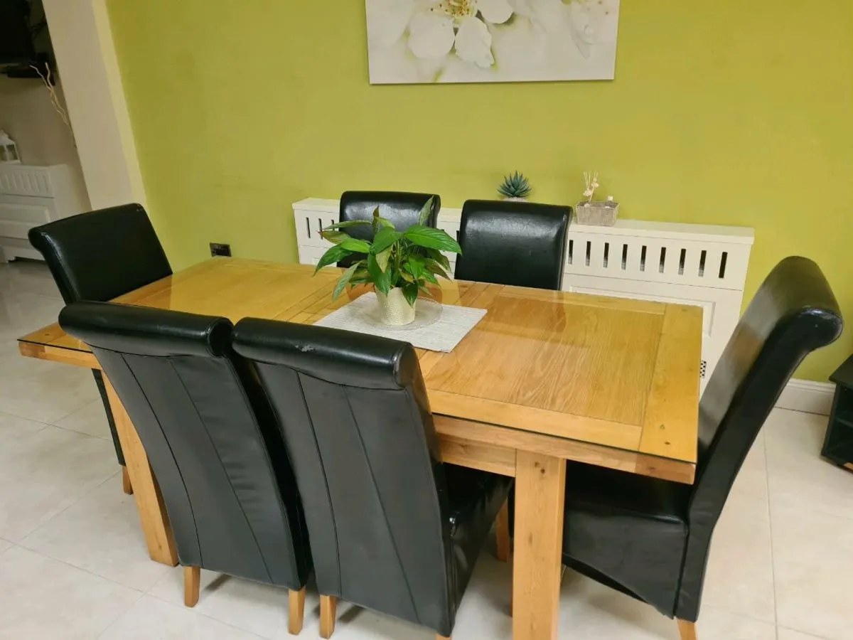 Set of 6 black dining table chairs - Image 4