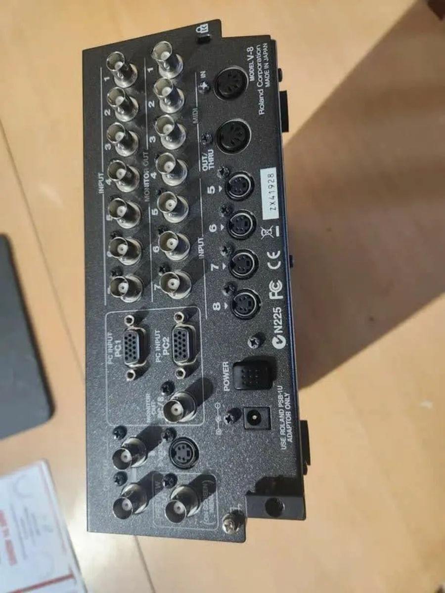 Roland Edirol V-8 chanel video mixer - Image 3