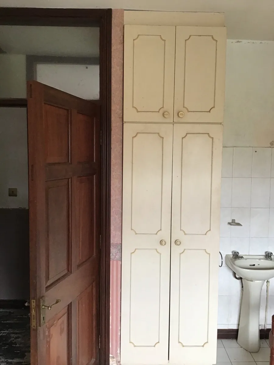 Wardrobe - Image 4