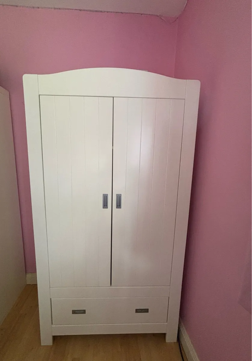 Wardrobe and dresser - Image 1