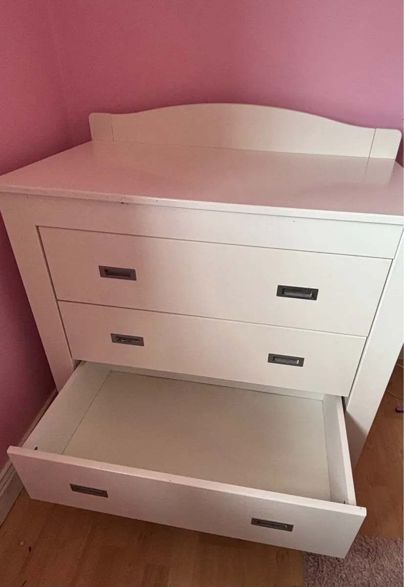 Wardrobe and dresser - Image 4