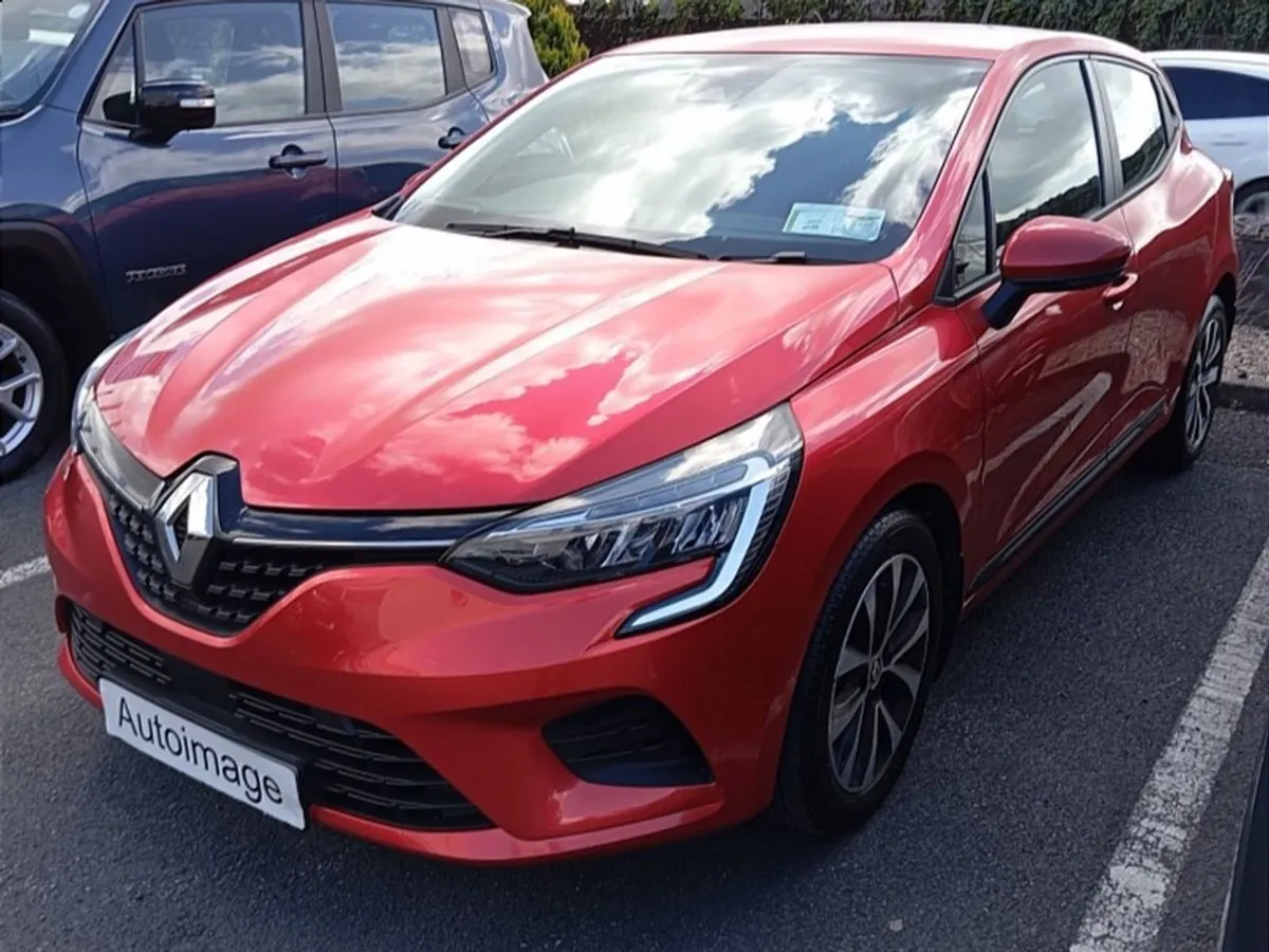 Renault Clio Iconic Spec TCe 90 - Image 2