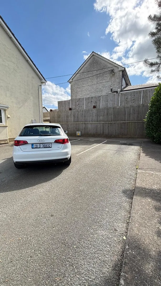Car - Image 3