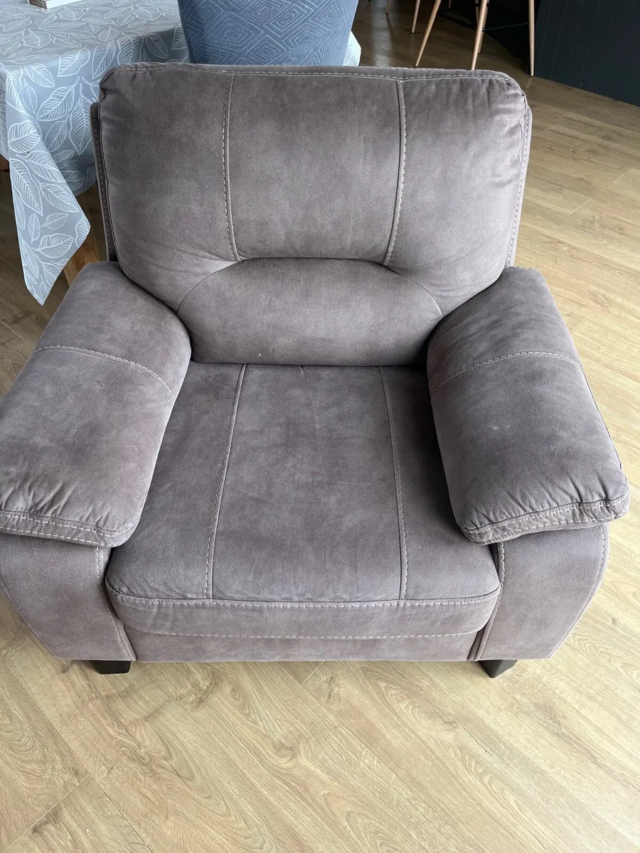 Single arm chairs - Image 1
