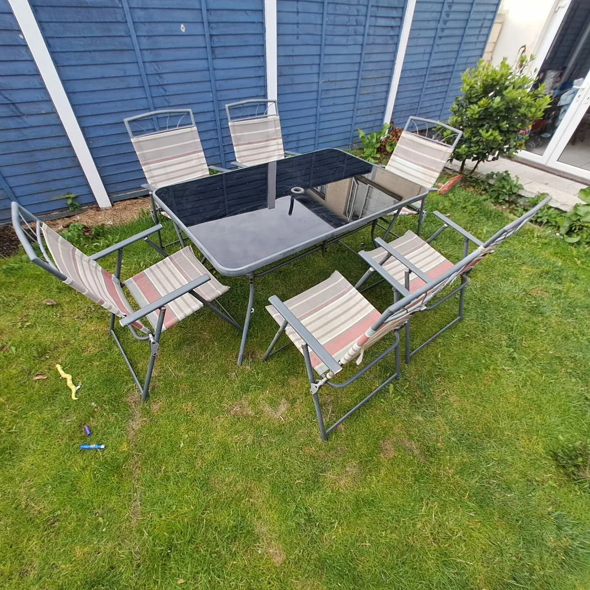 Garden table and chairs - Image 4