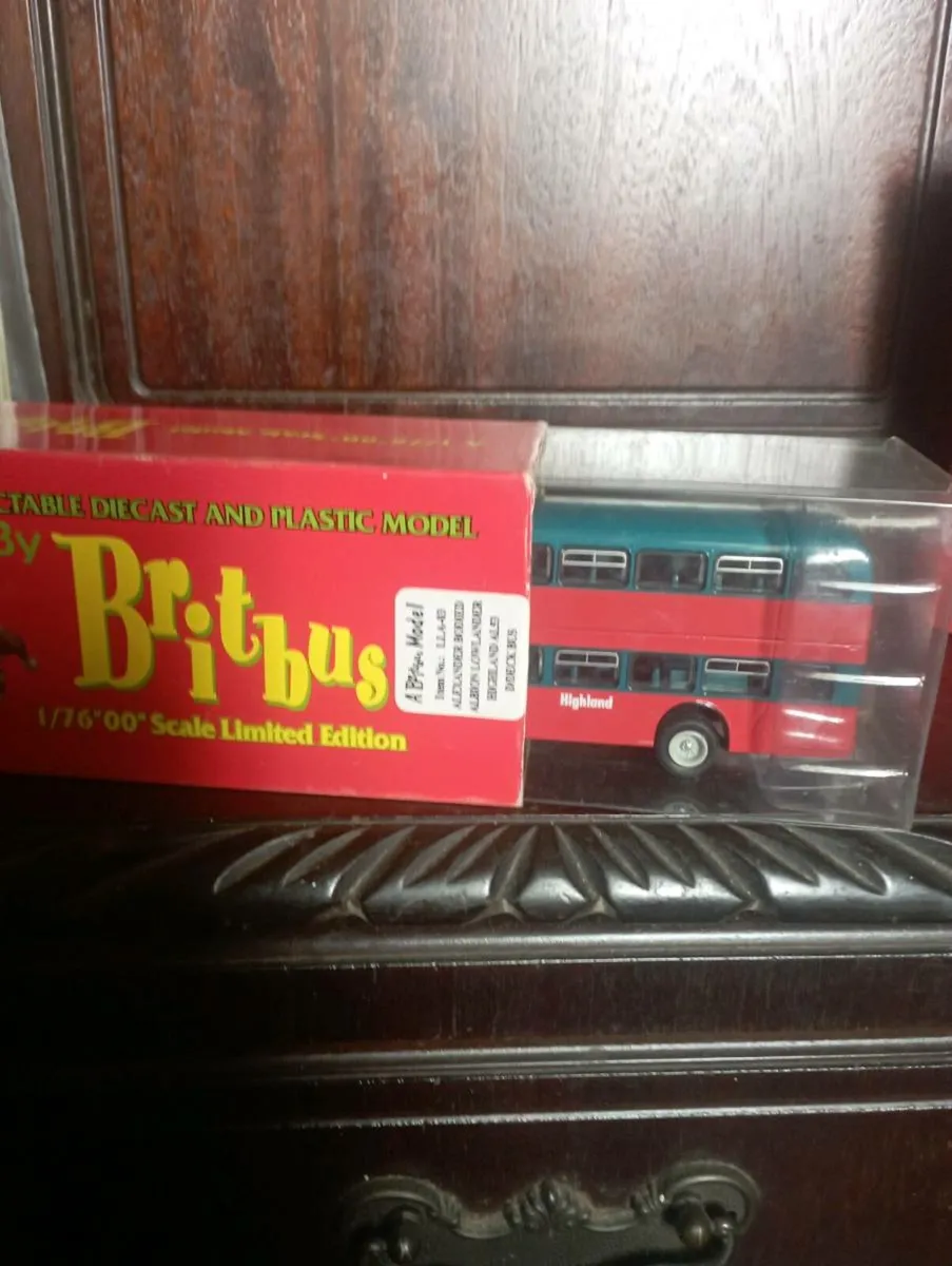 NOW €150  BRITBUS 1-70 SCALE DOUBLE DECKER' BUSSES - Image 4
