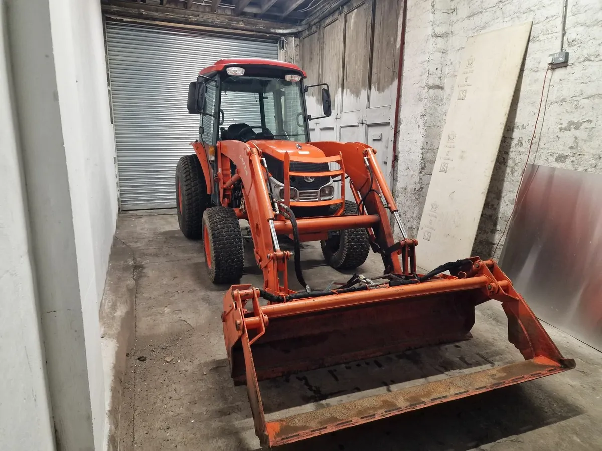 Kubota L4240-II Compact Tractor 4 in 1 Loader - Image 4
