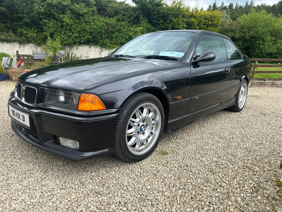 BMW M3 3.0 Manual 1995 - Image 2