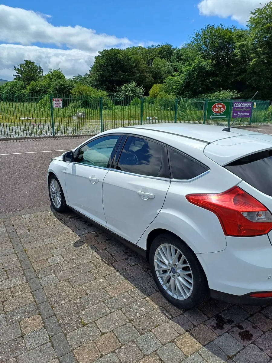 2014 FORD FOCUS NEW NCT 09/26 - Image 4