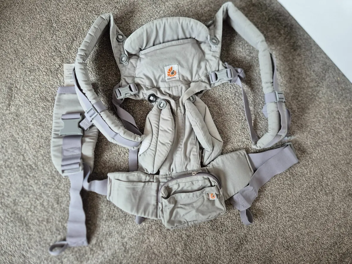 Ergobaby 360 carrier - Image 2
