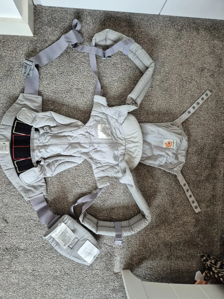 Ergobaby 360 carrier - Image 3