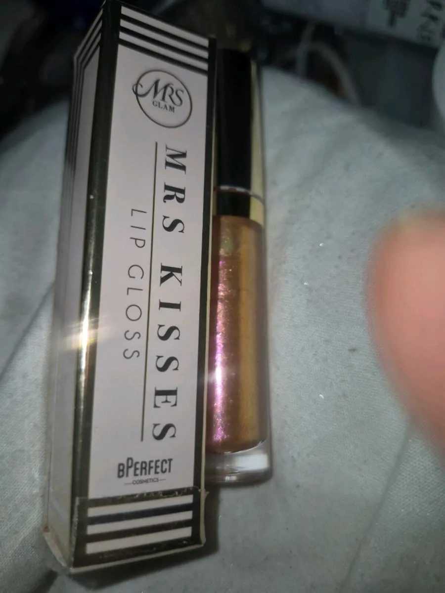 Makeup - Image 4
