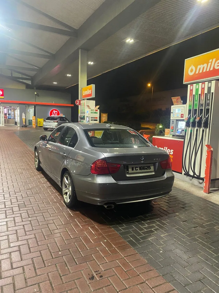 BMW 318D E90 2011 (Quick Sale) (Low Kms) - Image 4