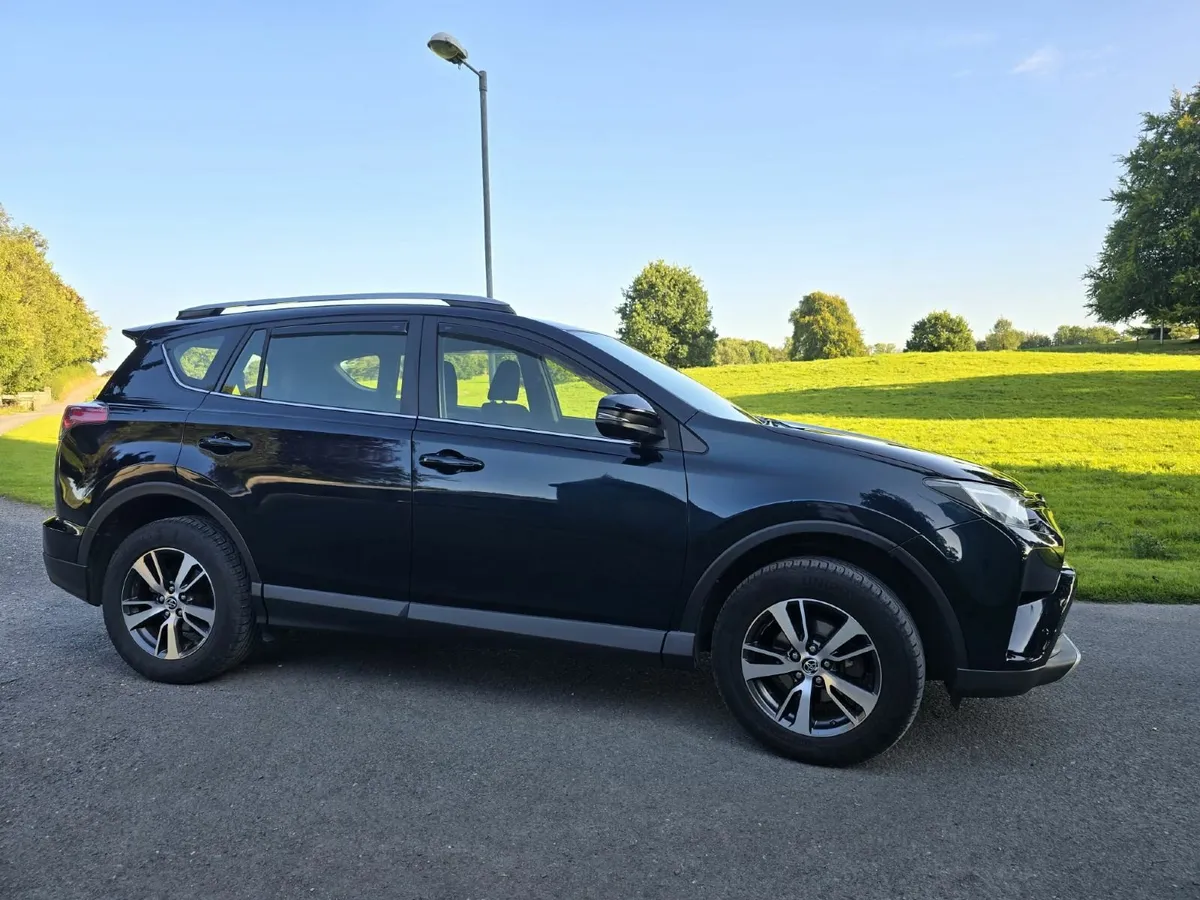 Toyota RAV4 2017 - Image 3