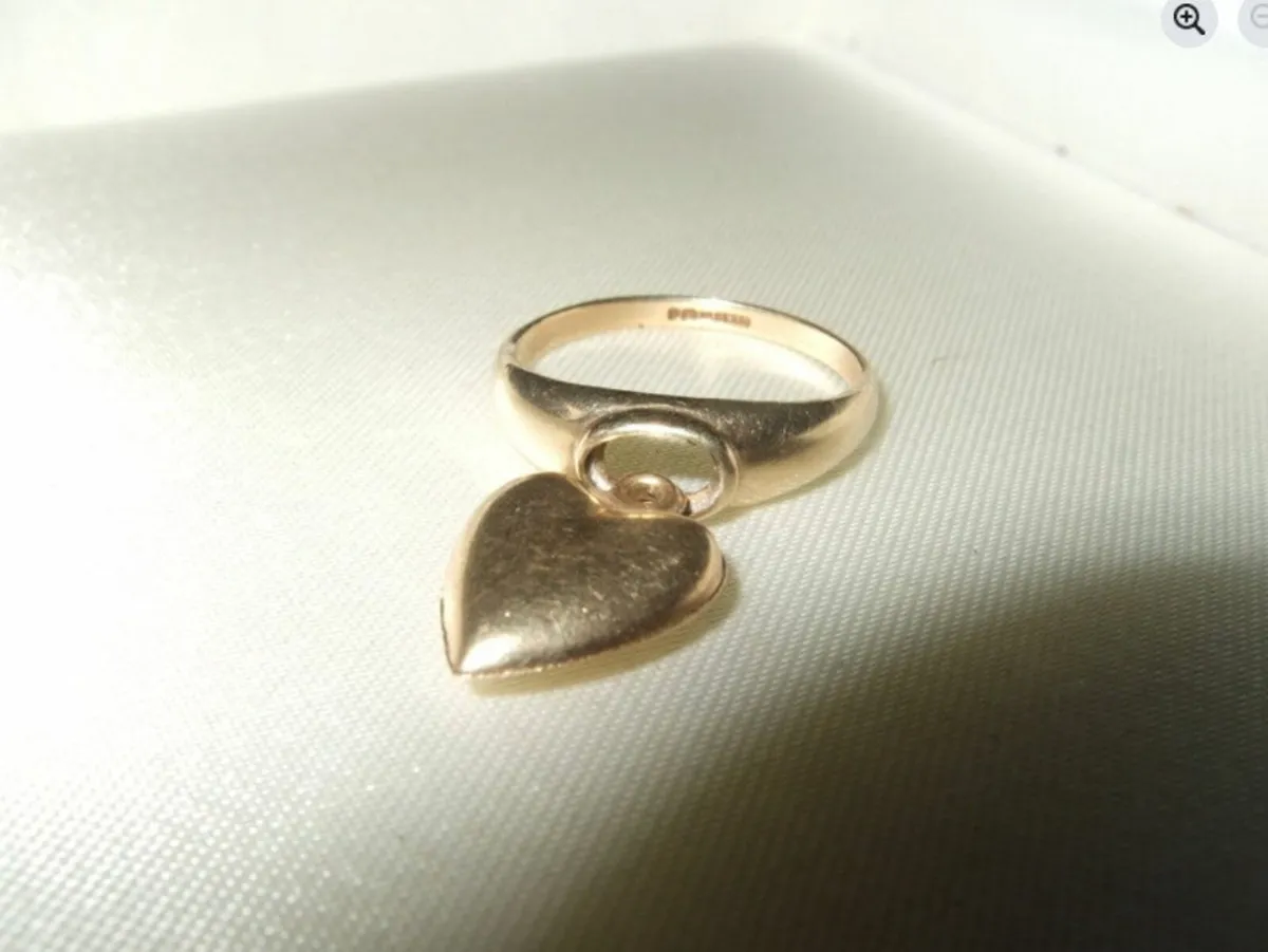 Vintage 14ct & 9ct Gold Charm Ring - Image 1