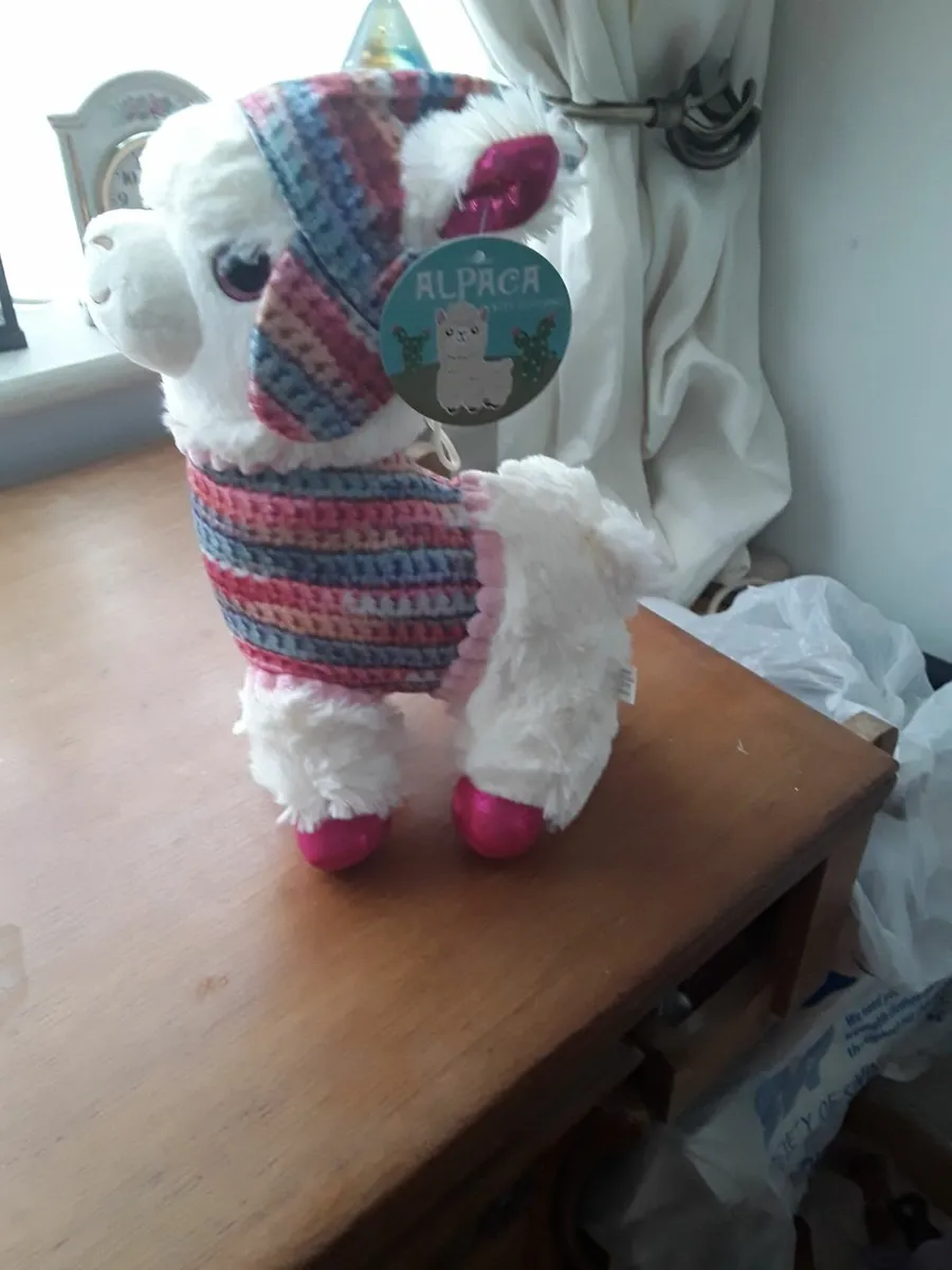 Unwanted gift brand new alpaca soft toy - Image 1