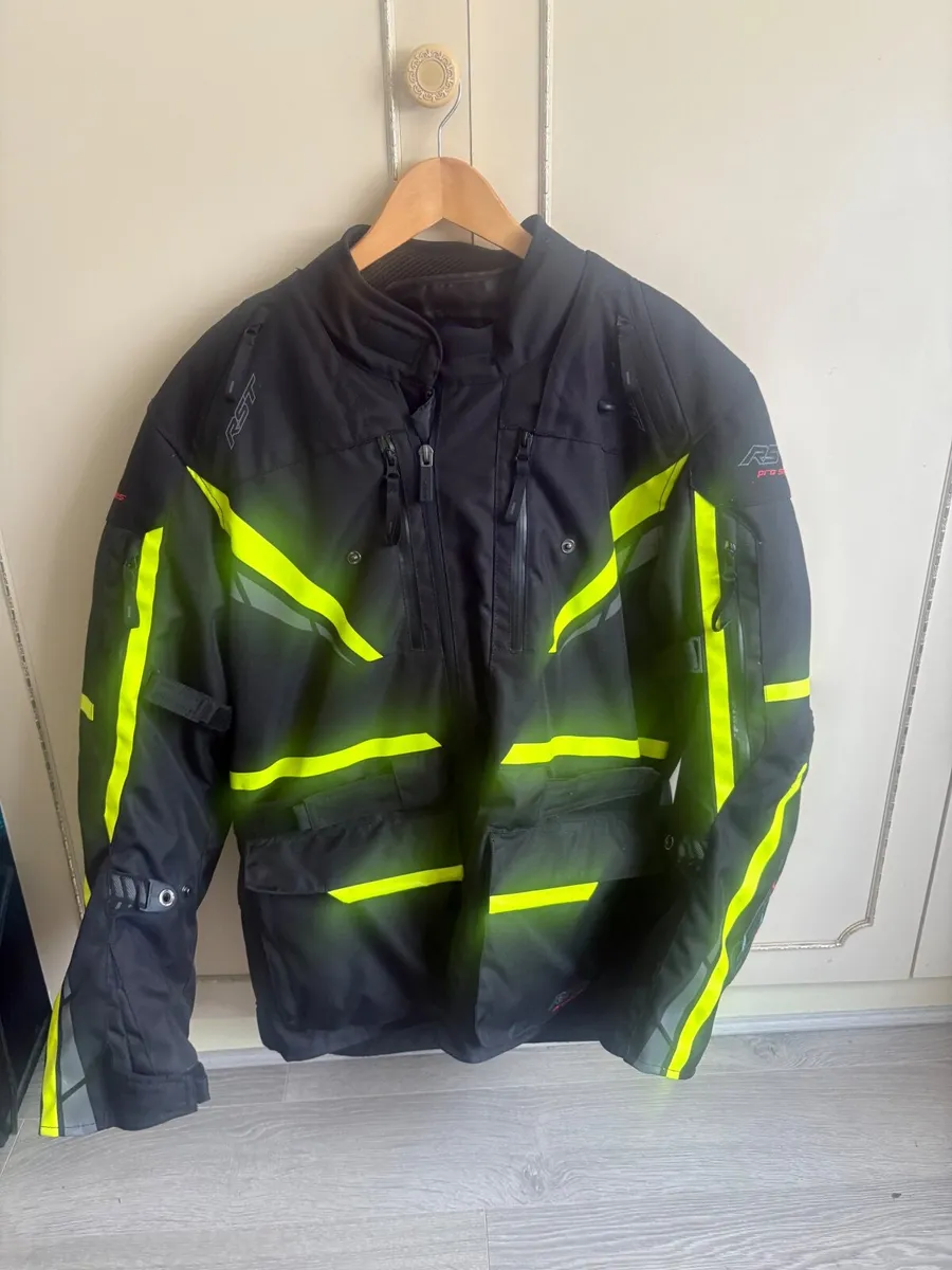Motorcycle jacket and gloves - Image 1