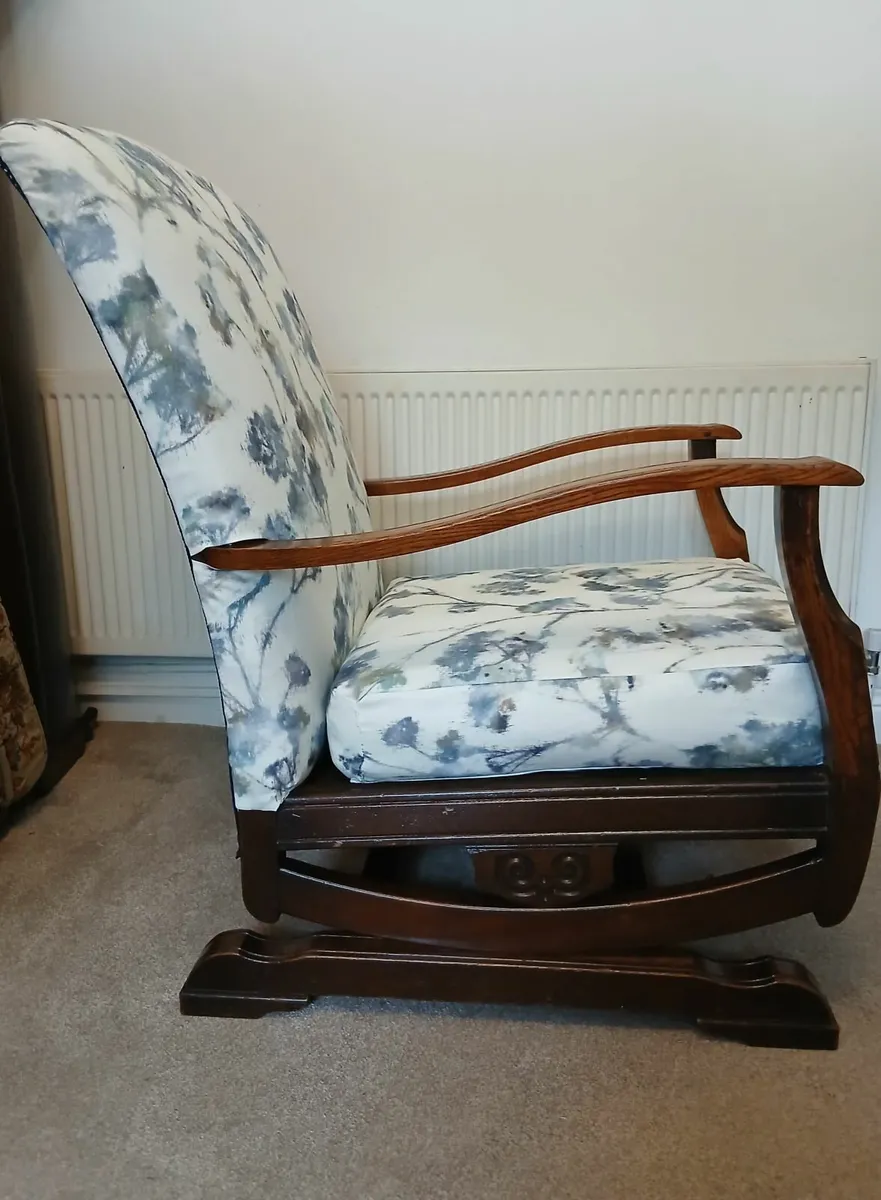 Lovely Antique Oak Platform Rocking Chair - Image 3