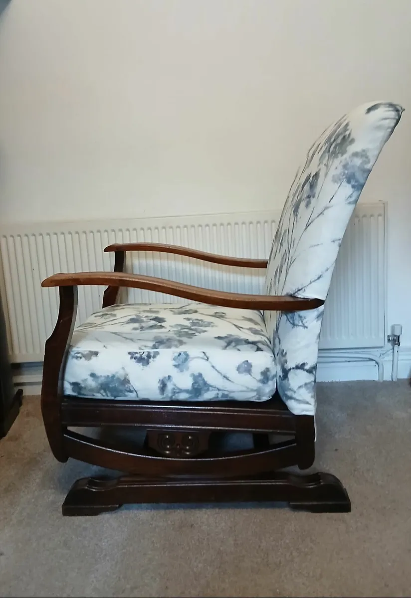 Lovely Antique Oak Platform Rocking Chair - Image 4