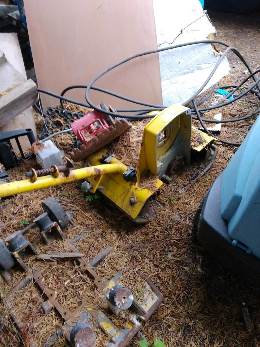 Plant /machinery spares - Image 4